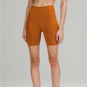 Lululemon ribbed high rise short 8” size 4